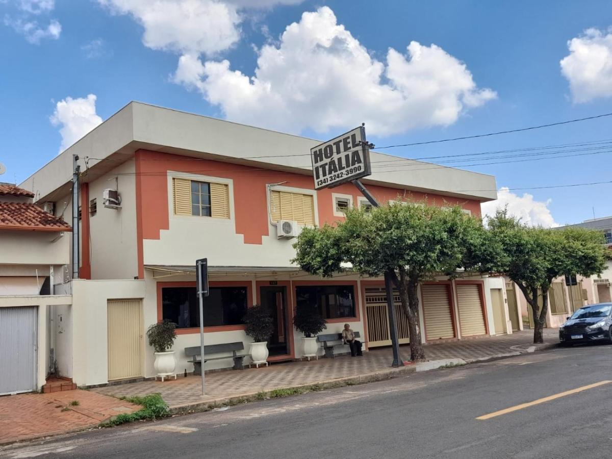 Hotel Italia Araguari Bagian luar foto